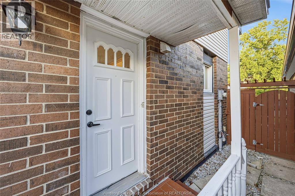 1341 Arncliffe Pl Property Photo 4