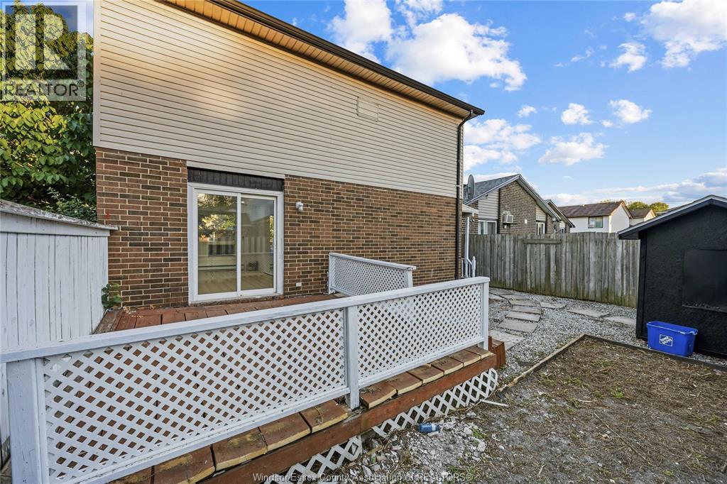 1341 Arncliffe Pl Property Photo 7