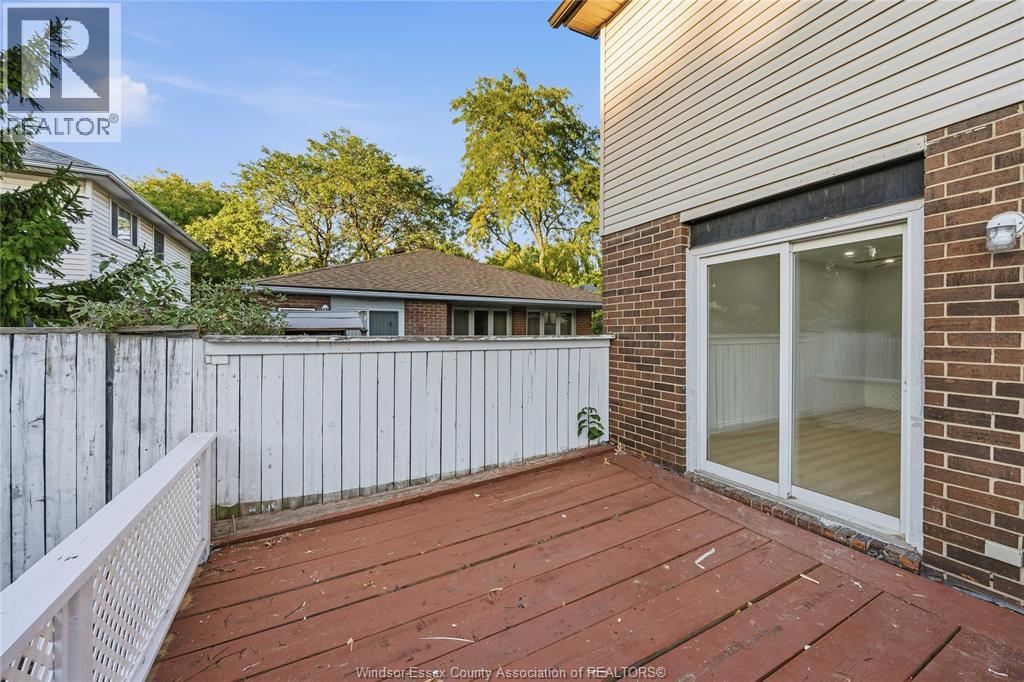 1341 Arncliffe Pl Property Photo 8