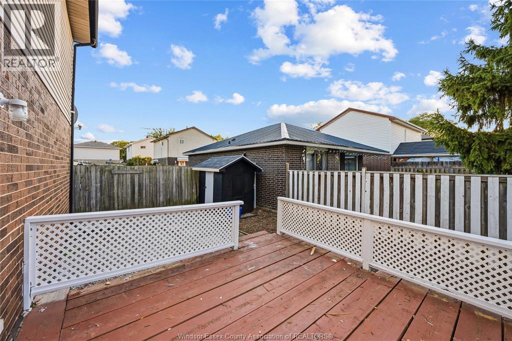 1341 Arncliffe Pl Property Photo 9