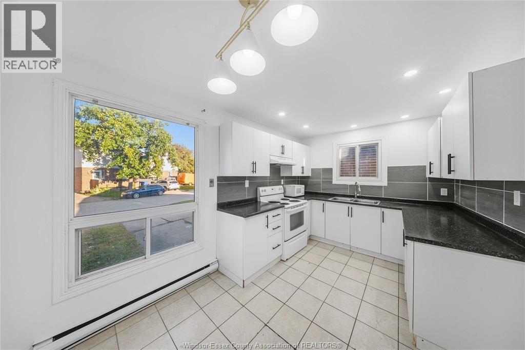1341 Arncliffe Pl Property Photo 13