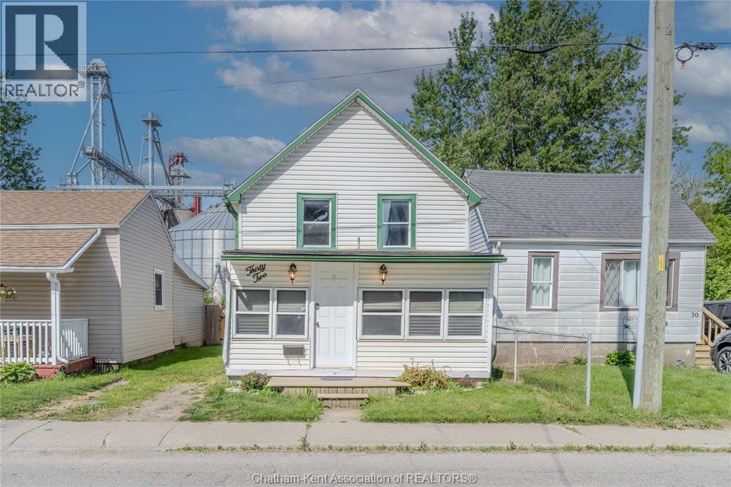 32 Degge STREET Property Photo 1