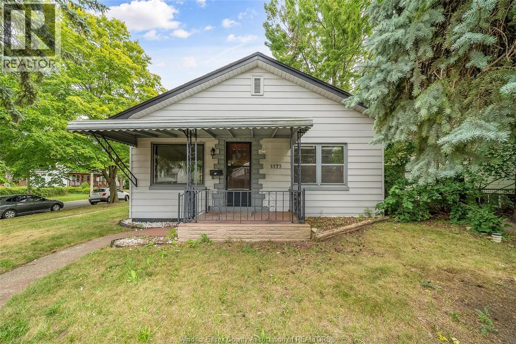 3173 WYANDOTTE ST West Property Photo 1