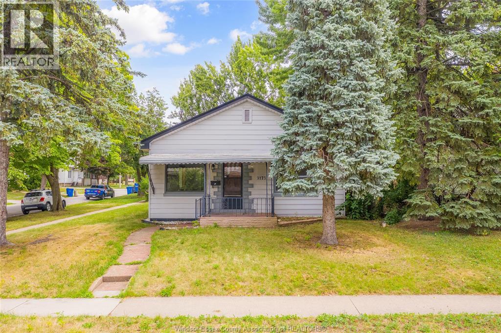 3173 Wyandotte St West Property Photo 2