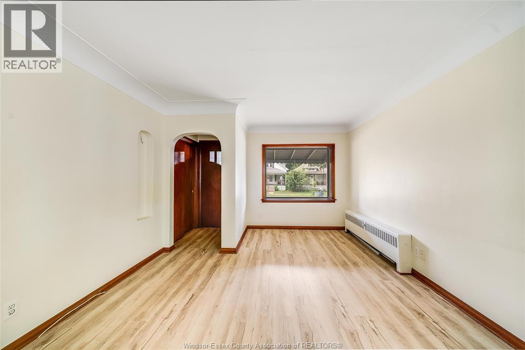 3173 Wyandotte St West Property Photo 5