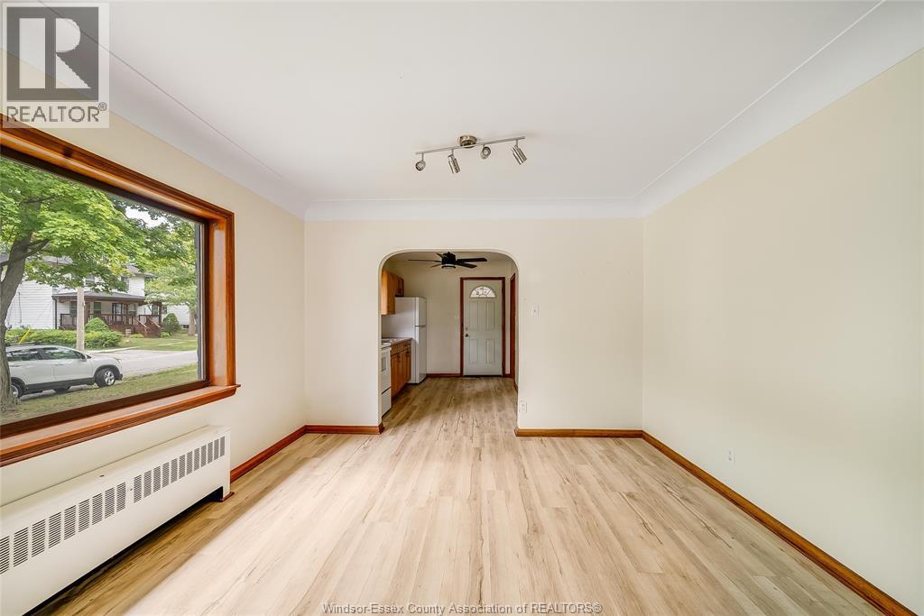 3173 Wyandotte St West Property Photo 10