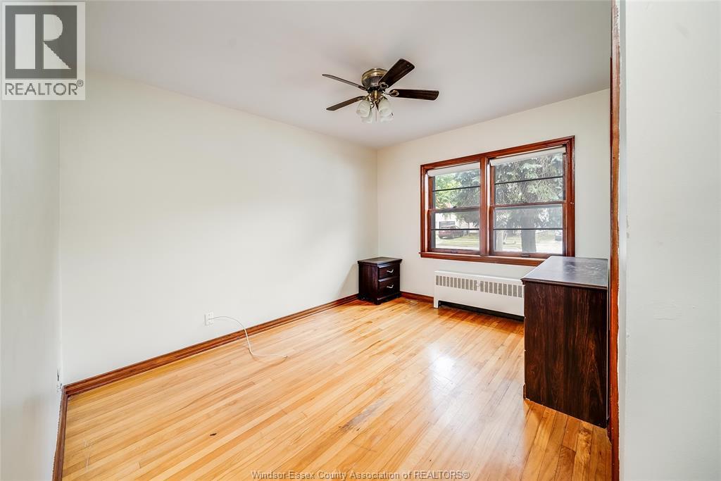 3173 Wyandotte St West Property Photo 14