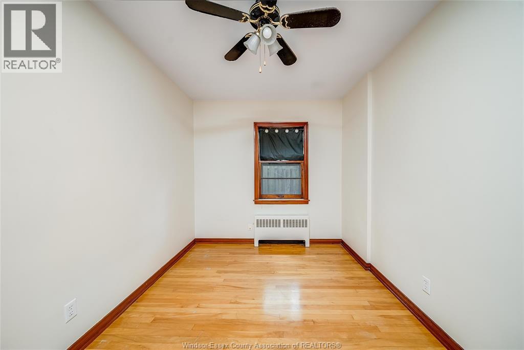 3173 Wyandotte St West Property Photo 19