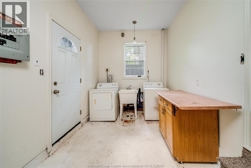 3173 Wyandotte St West Property Photo 22