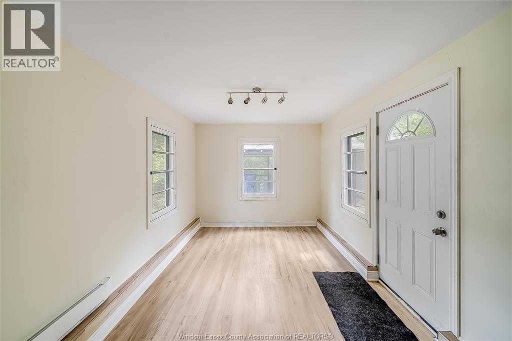 3173 Wyandotte St West Property Photo 24