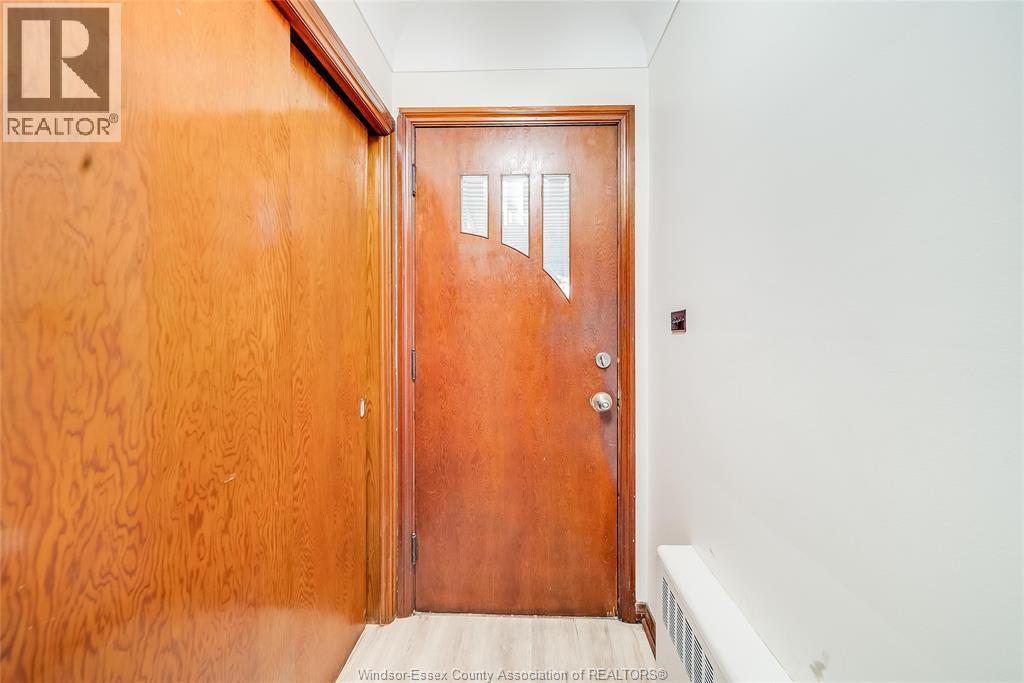 3173 Wyandotte St West Property Photo 26