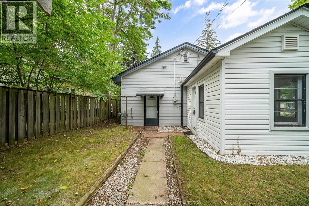 3173 Wyandotte St West Property Photo 27