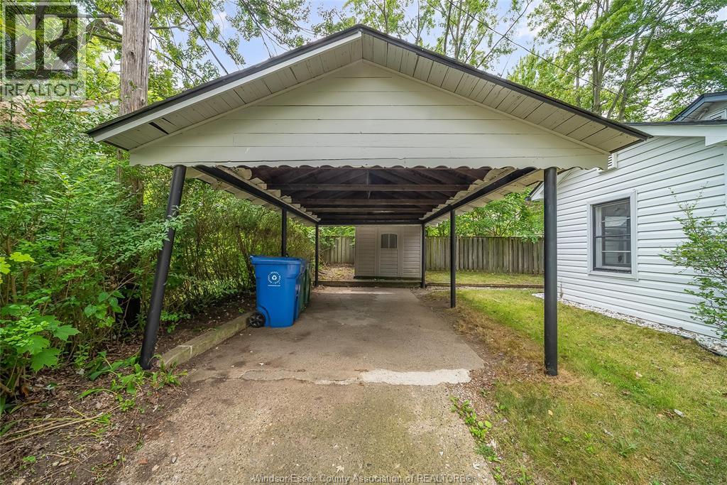 3173 Wyandotte St West Property Photo 32