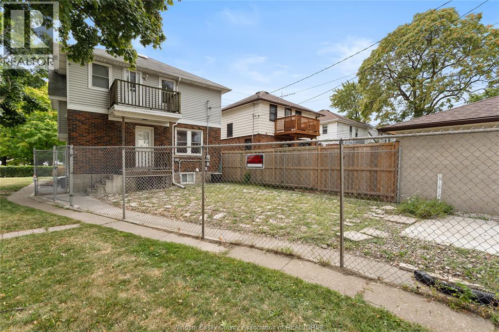 192 Shepherd Street East Property Photo 4