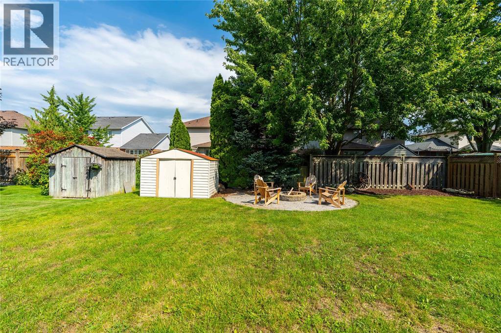 2718 Sandfield Crescent Property Photo 36