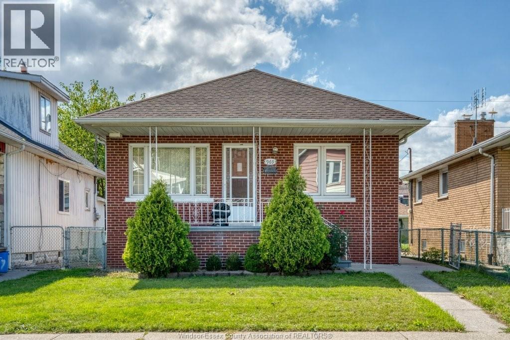969 LANGLOIS Property Photo 1