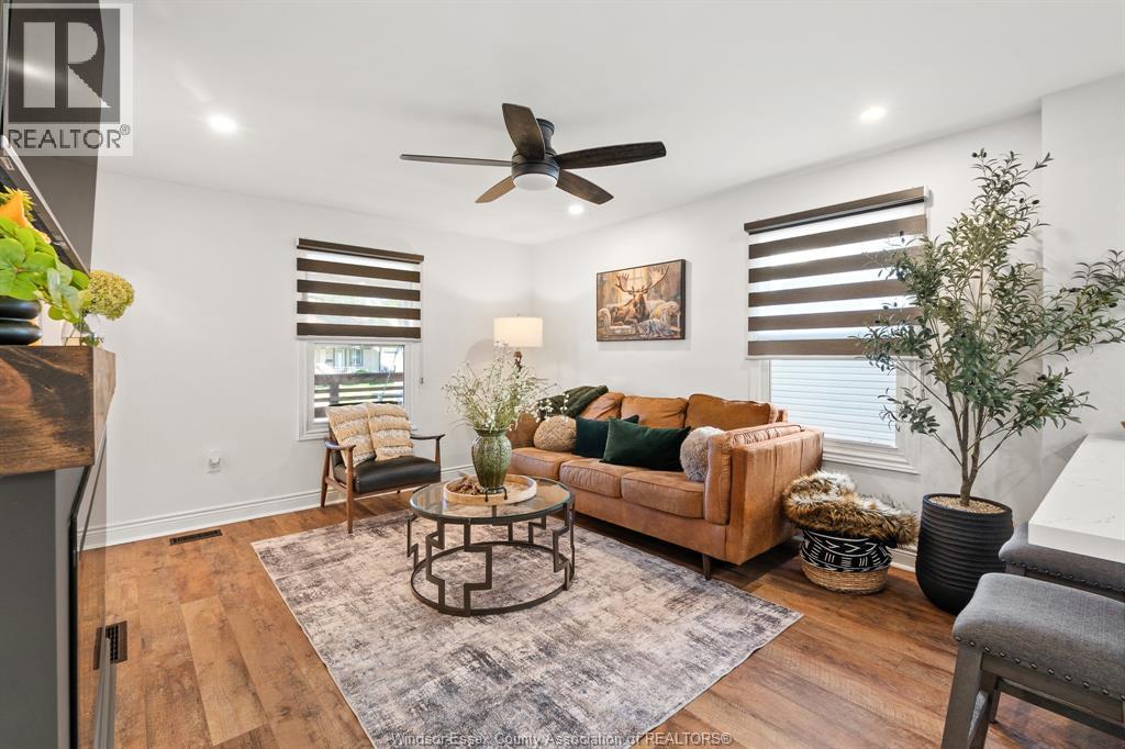 2328 Forest Property Photo 9