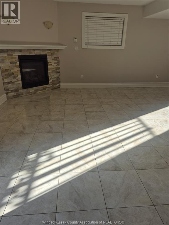 4783 Periwinkle Unit# Lower Property Photo 3