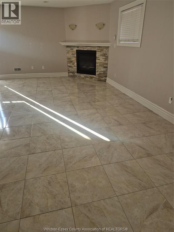 4783 Periwinkle Unit# Lower Property Photo 4