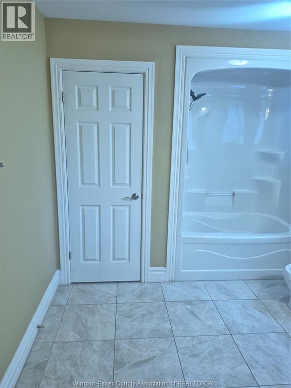 4783 Periwinkle Unit# Lower Property Photo 12