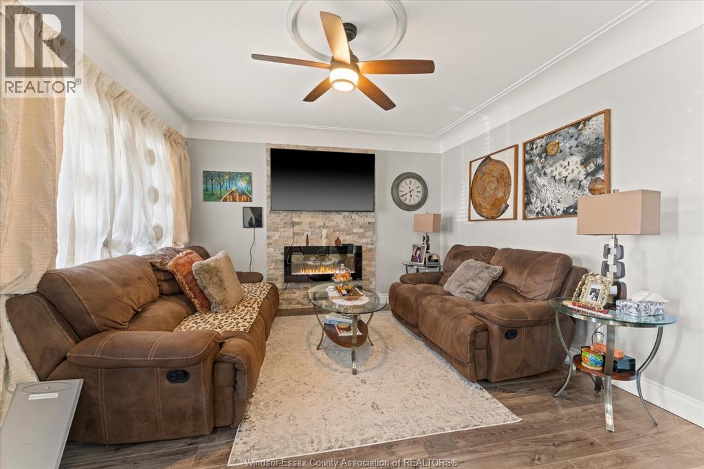 931 Lillian Avenue Property Photo 3