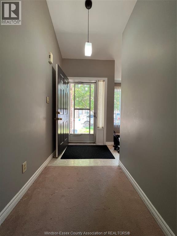 9 Erie Glen Crescent Property Photo 3