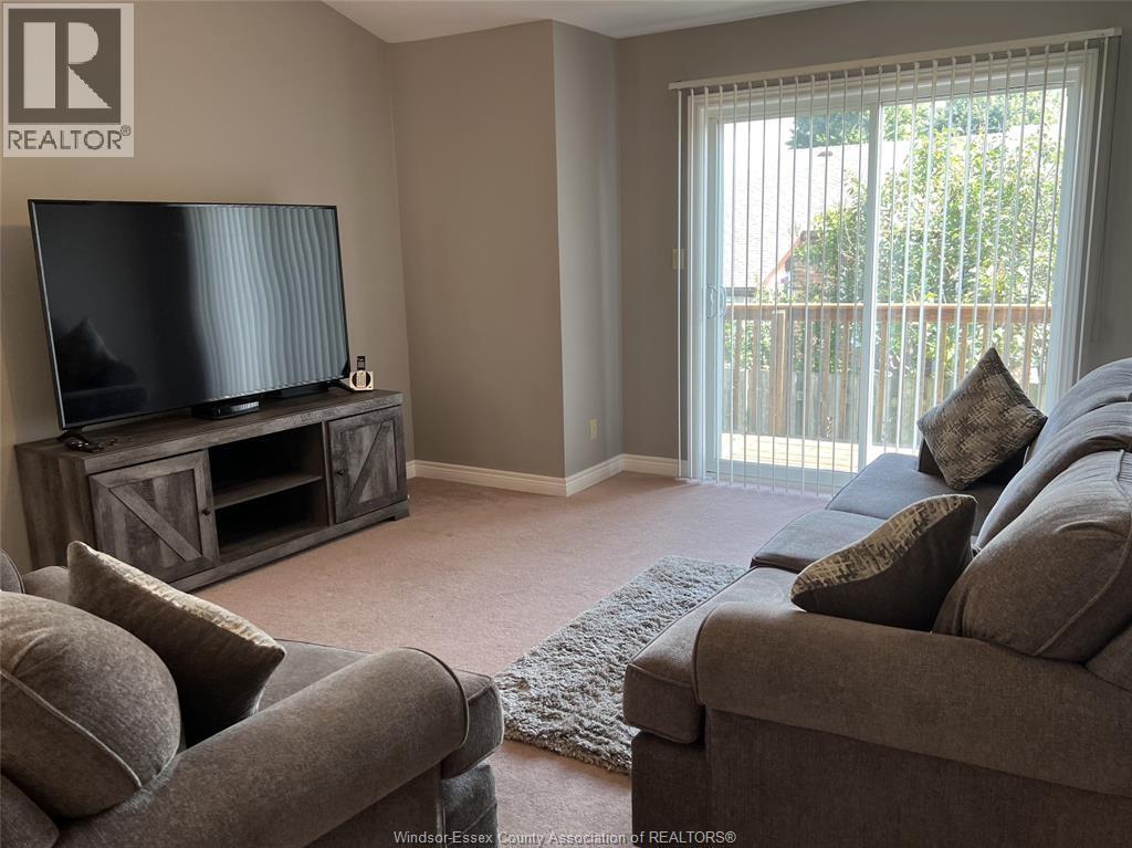 9 Erie Glen Crescent Property Photo 6