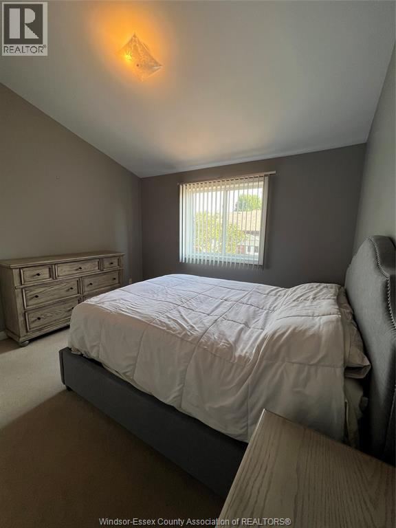 9 Erie Glen Crescent Property Photo 14
