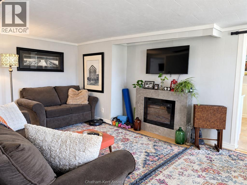 19051 Charing Cross Road Property Photo 13