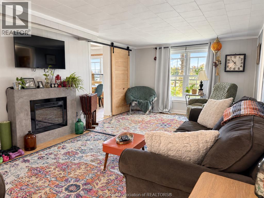 19051 Charing Cross Road Property Photo 14