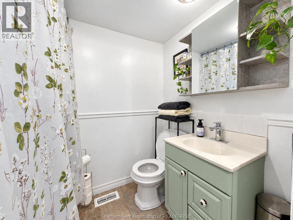 19051 Charing Cross Road Property Photo 16