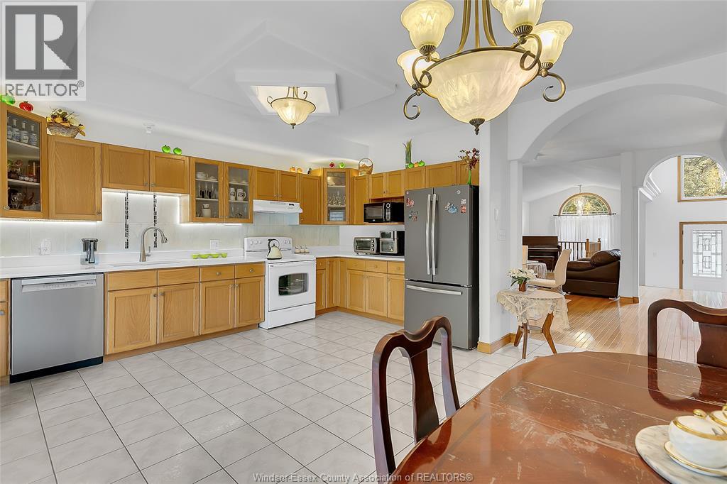 445 John Harvey Crescent Property Photo 14