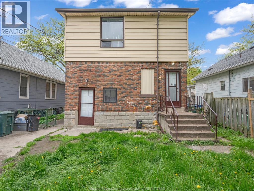 2241 Mercer Unit# Upper Property Photo 3