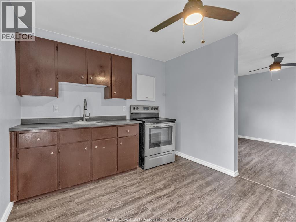 2241 Mercer Unit# Upper Property Photo 8