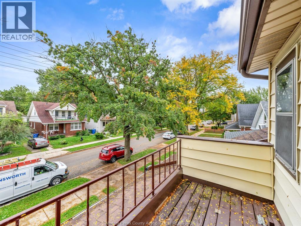 2241 Mercer Unit# Upper Property Photo 17