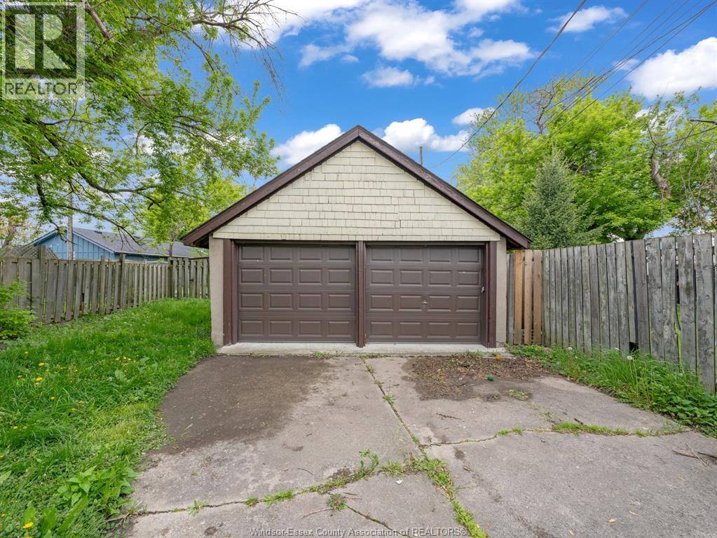 2241 Mercer Unit# Upper Property Photo 18