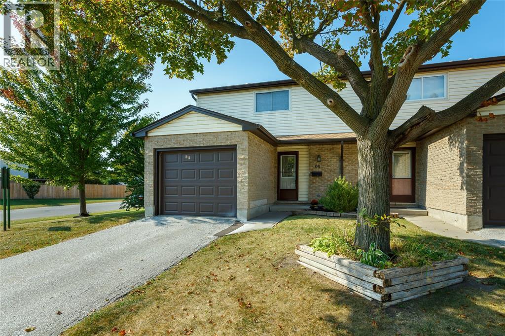215 Trudeau Drive Unit# 69 Property Photo 4