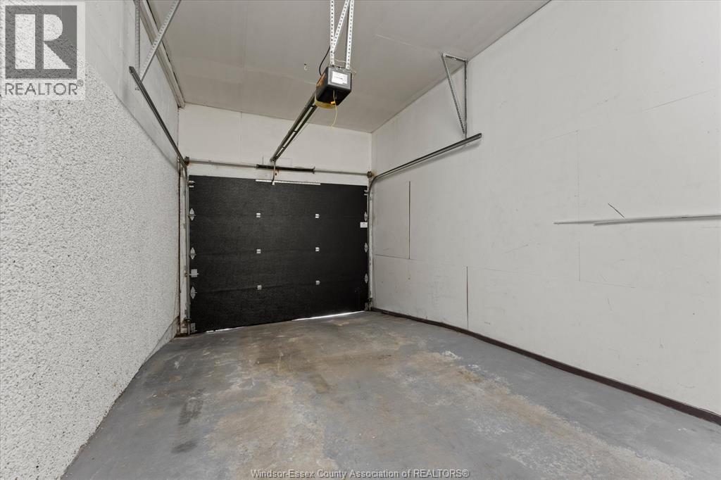 921 Tecumseh Road West Unit# Front Property Photo 16