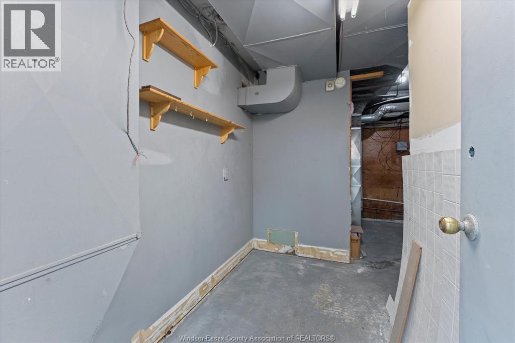 921 Tecumseh Road West Unit# Front Property Photo 18