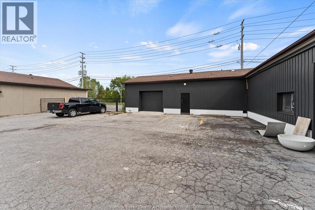 921 Tecumseh Road West Unit# Front Property Photo 22