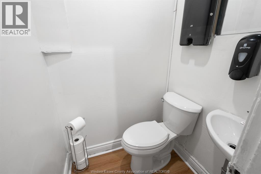 1093-1097 Erie Street East Property Photo 23
