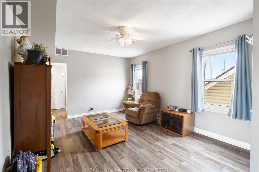1093-1097 Erie Street East Property Photo 36