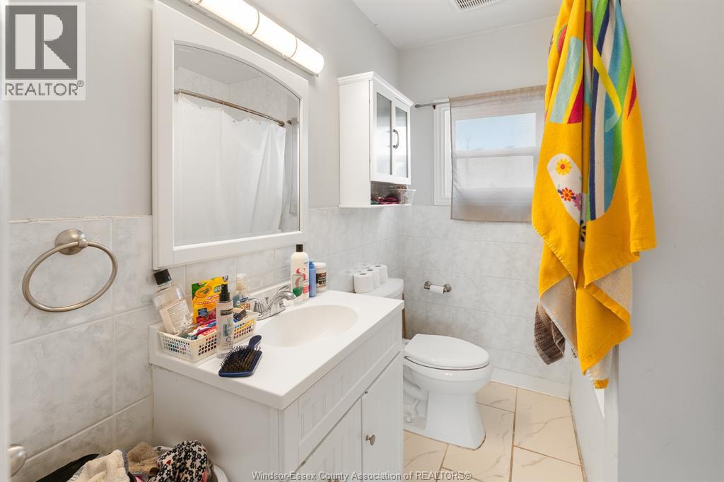 1093-1097 Erie Street East Property Photo 44