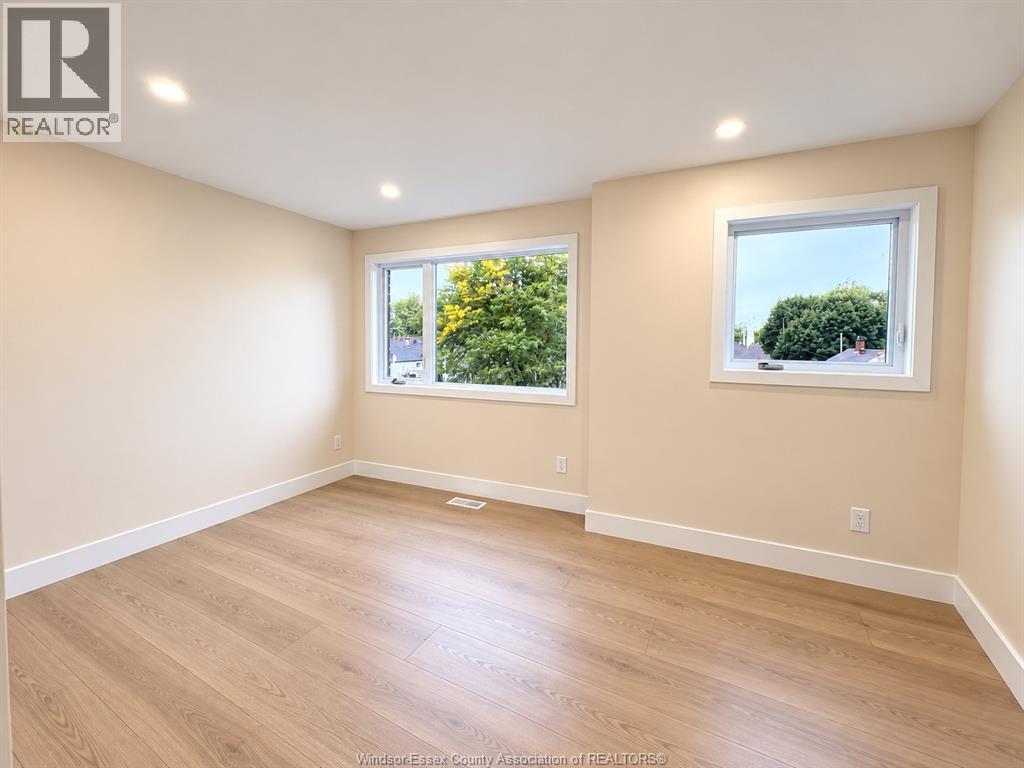 2420 Bernard Property Photo 4