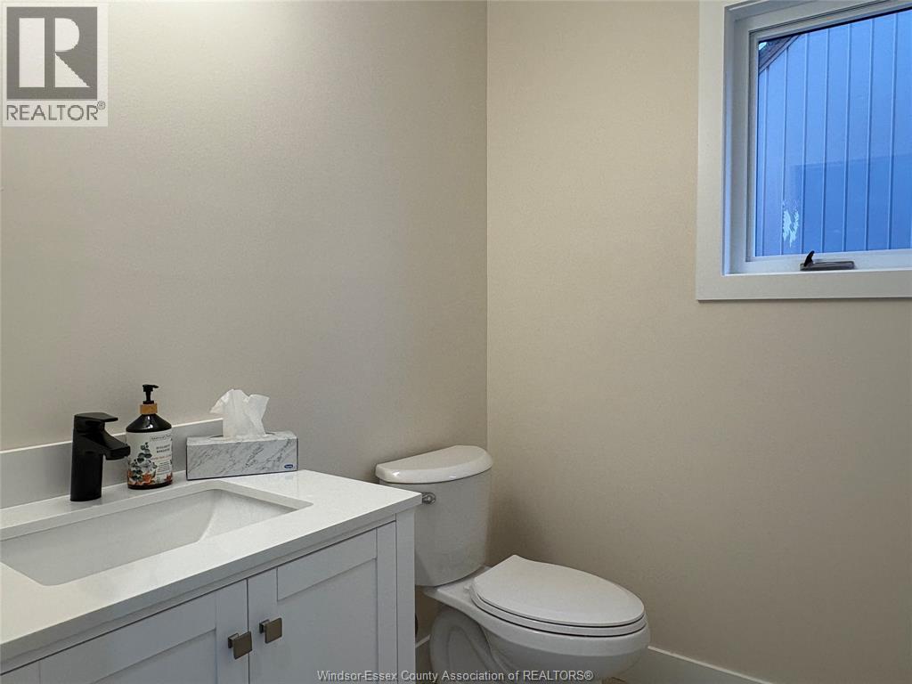 2420 Bernard Property Photo 6
