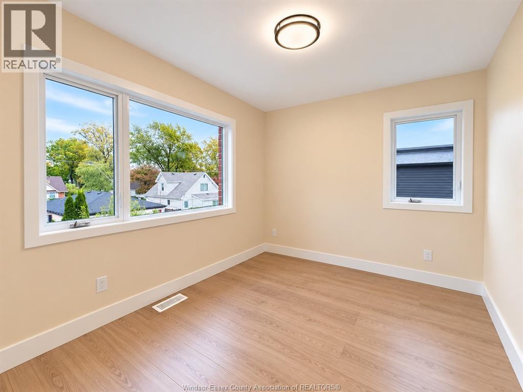2420 Bernard Property Photo 9