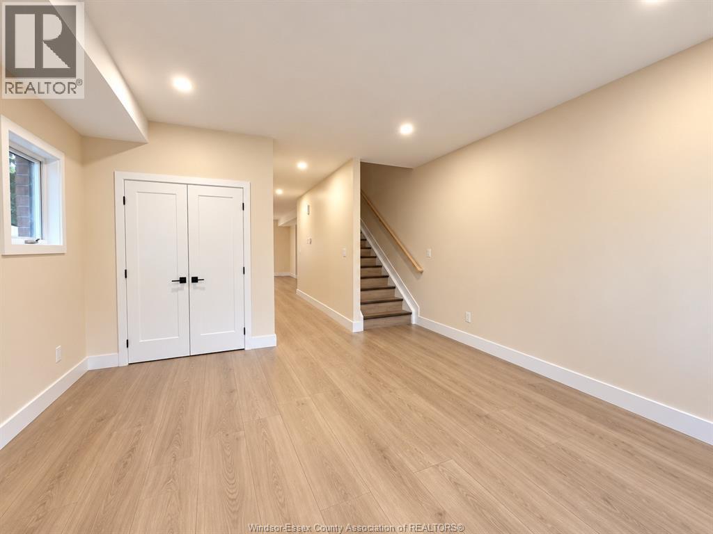 2420 Bernard Property Photo 14