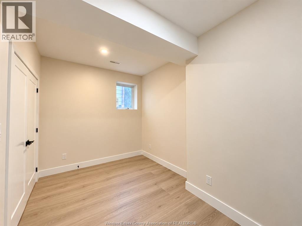 2420 Bernard Property Photo 15