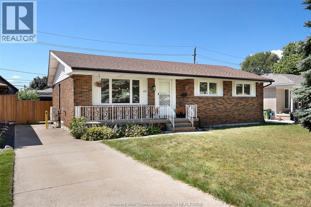 1237 HOMEDALE Property Photo 1