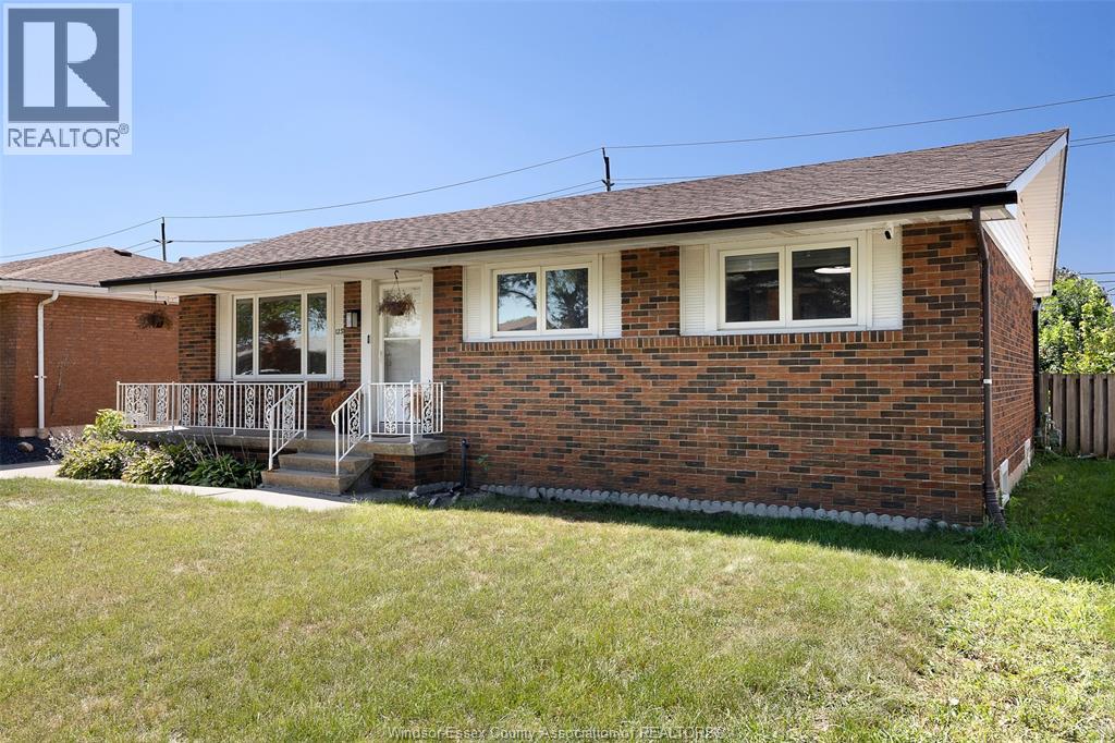 1237 Homedale Property Photo 4